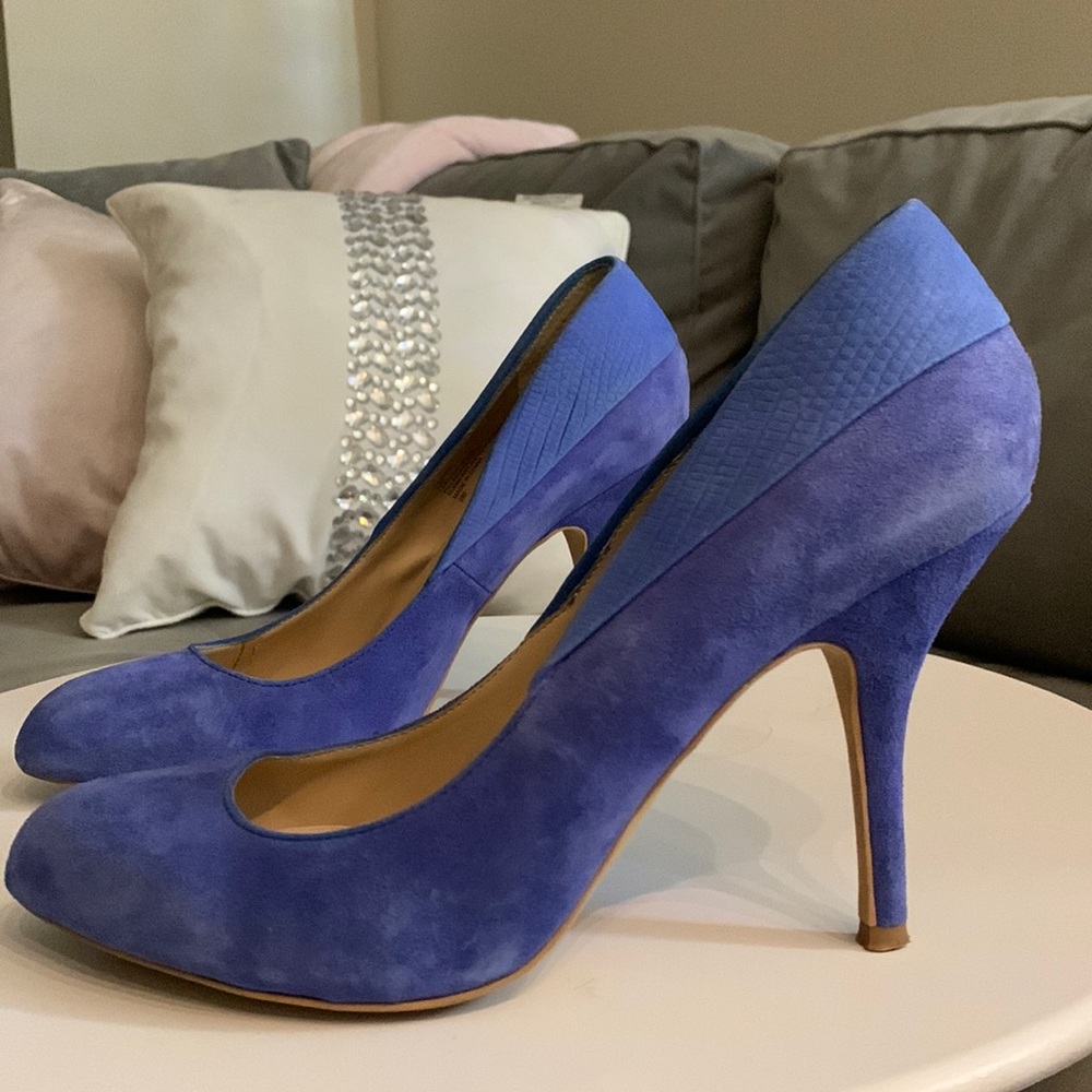 Steven sexy beautiful blue suede heels.